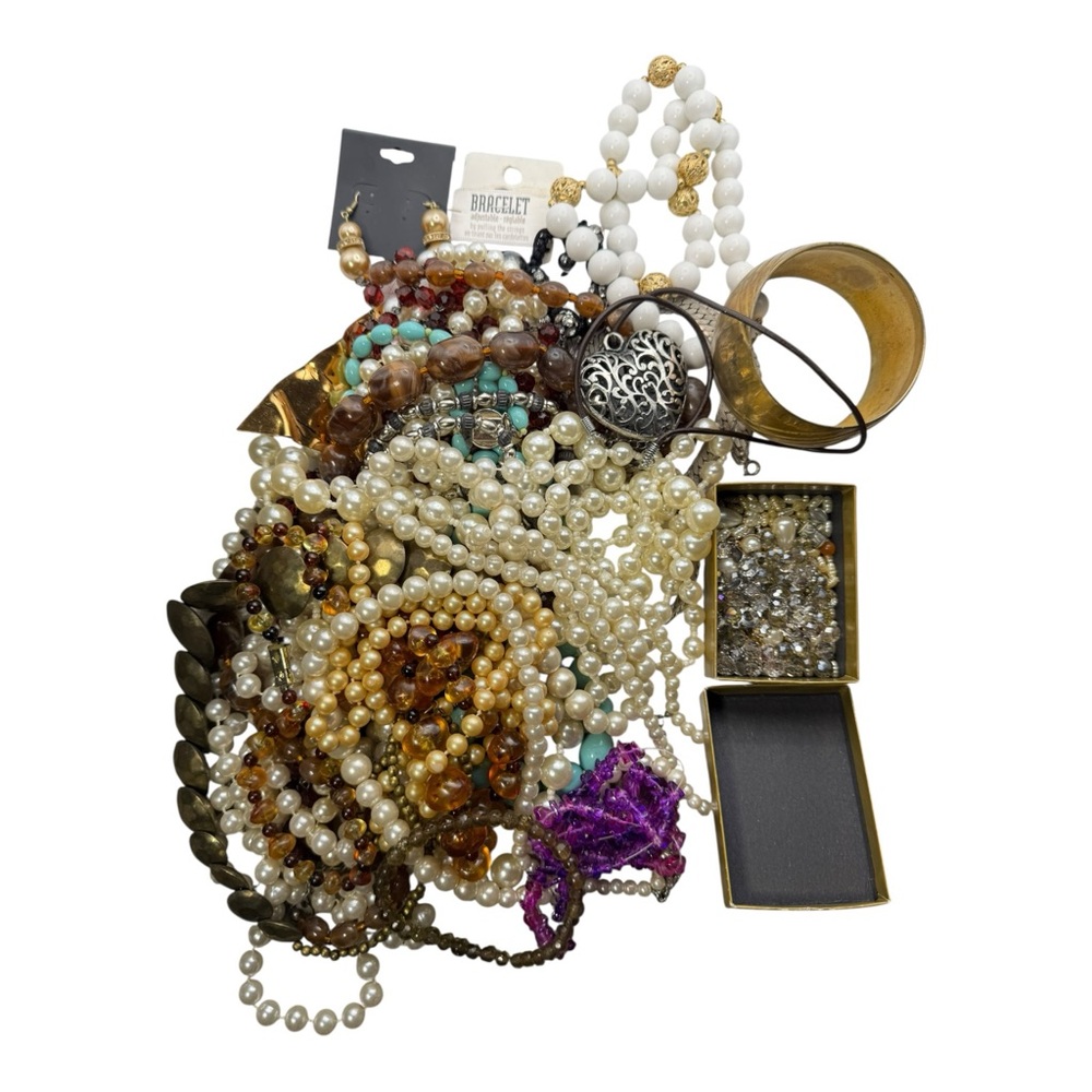 3 lb Mixed Costume Jewelry Lot Mostly Necklaces Bracelets Beads Wearable Crafts